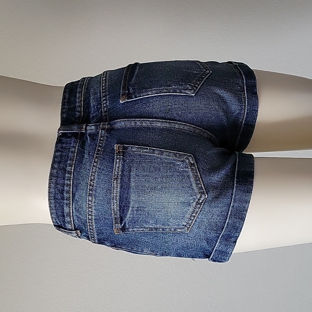 EUC- Bullhead Distressed Denim Shorts